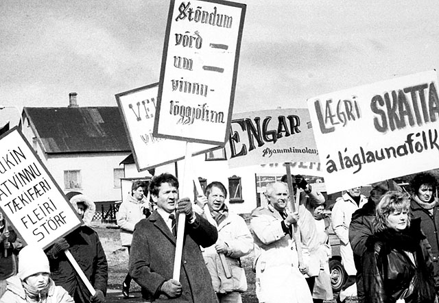 Hátíðarhöld og kaffi á þremur stöðum á Suðurnesjum í dag