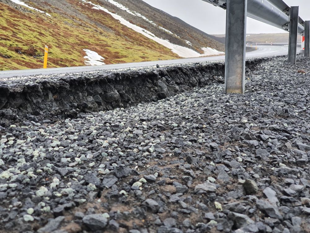 Frekari skemmdir á Suðurstrandavegi vegna jarðhræringanna