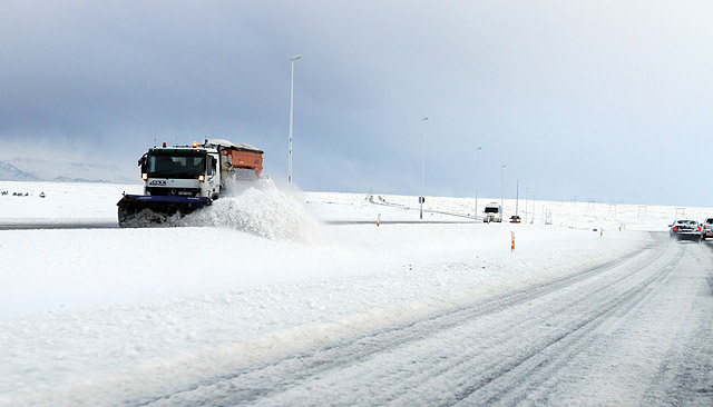 Tvær bílveltur á Reykjanesbraut