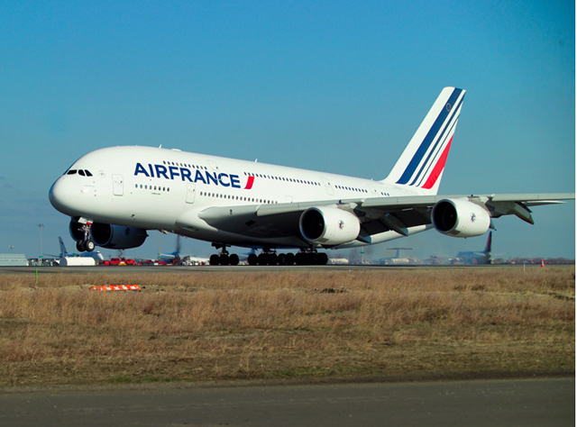 Viðbúnaður á Keflavíkurflugvelli vegna veiks flugmanns hjá Air France