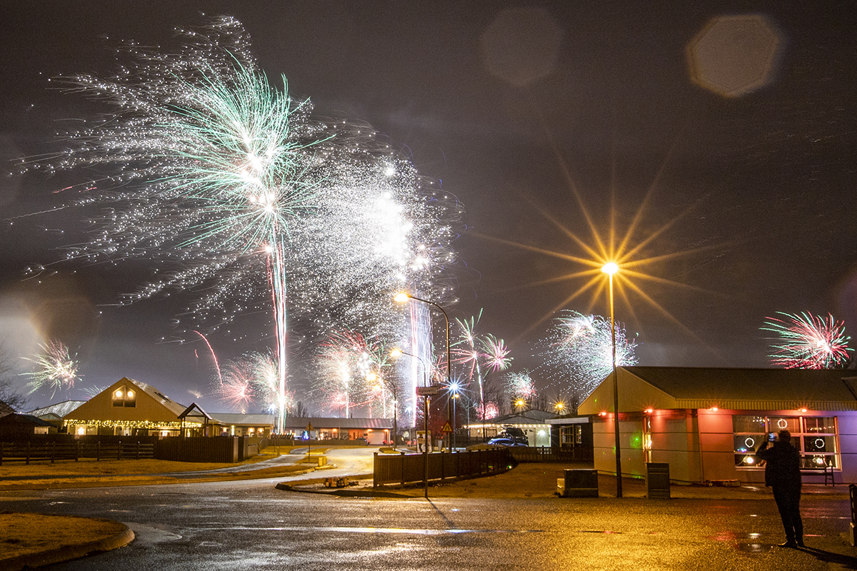 Mikil flugeldaskothríð á gamlárskvöld