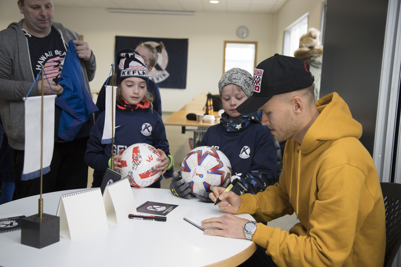 Höldum áfram að skrifa knattspyrnusöguna