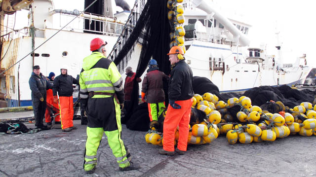 Tvö með fullfermi af loðnu á leið til Helguvíkur