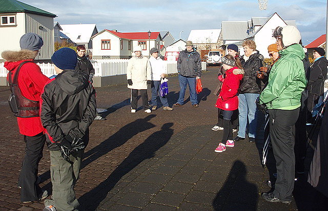 Bókmenntaganga í Reykjanesbæ á morgun