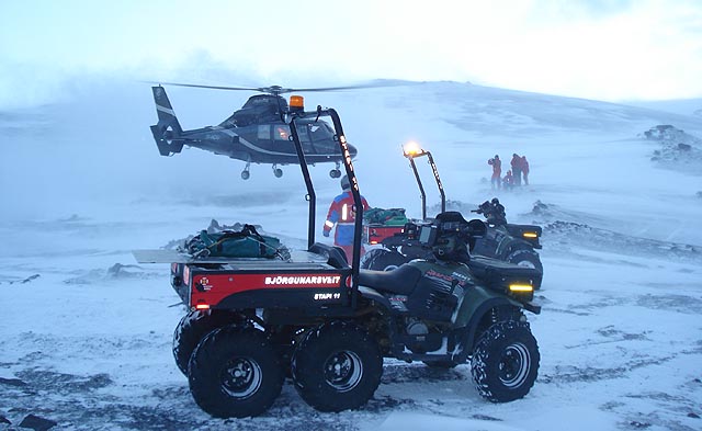 Björgunarsveitin Suðurnes í björgunaraðgerð við gosstöðvarnar