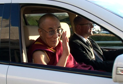 Dalai Lama hinn hressasti við komuna til Keflavíkur