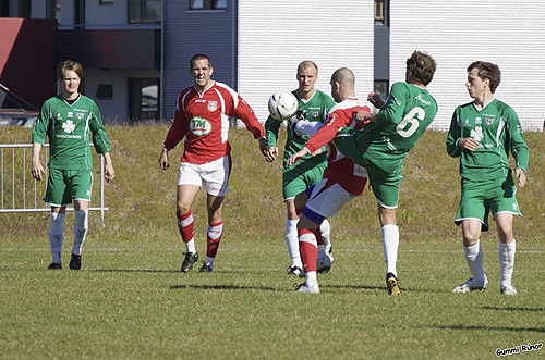 Knattspyrna: Njarðvíkingar neðstir