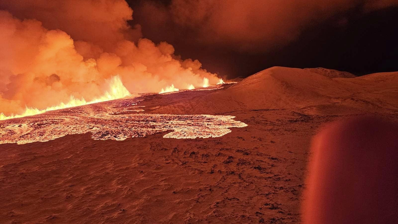 Öllum leiðum til Grindavíkur lokað