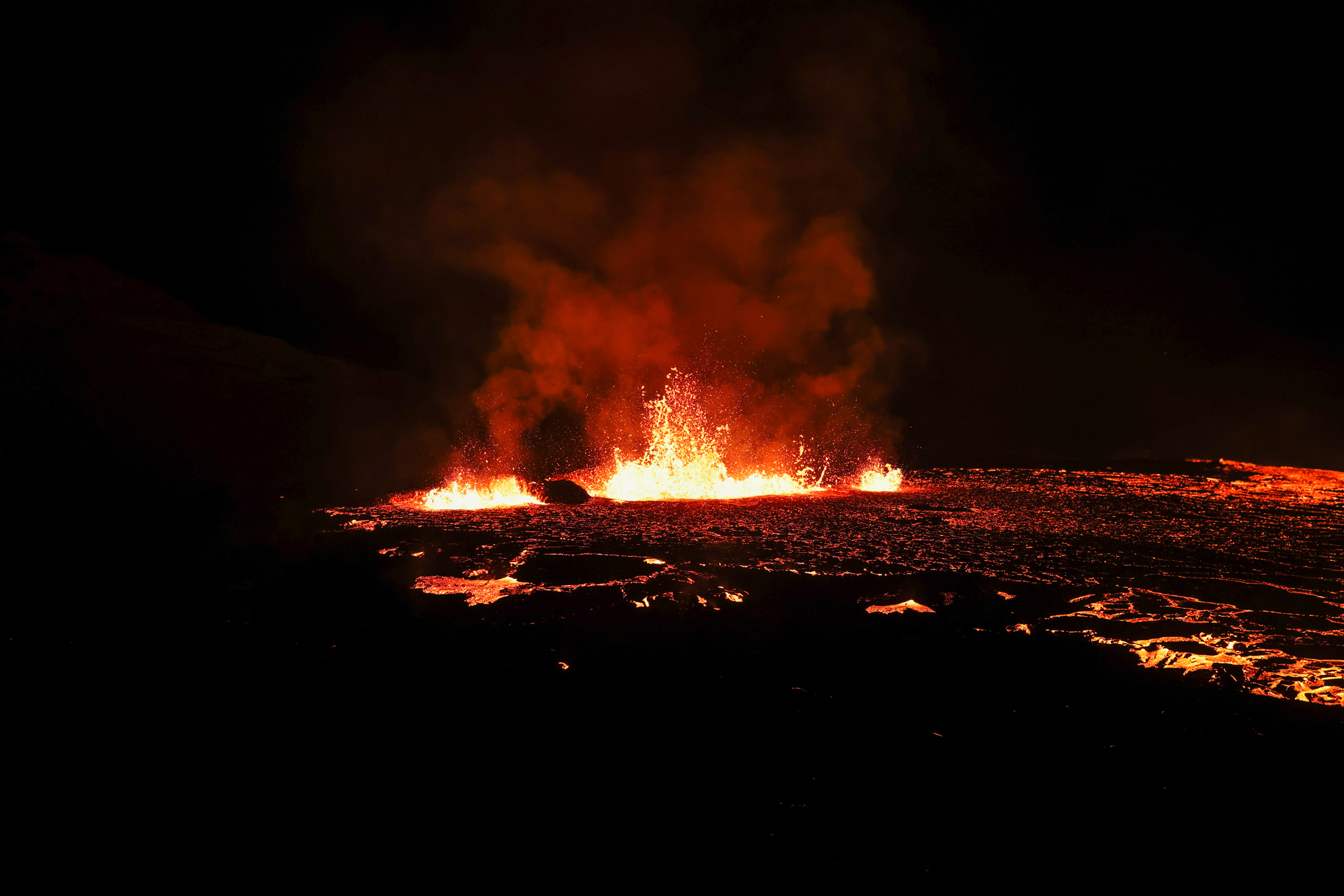 Enn lokað fyrir aðgengi almennings að gosstöðvunum