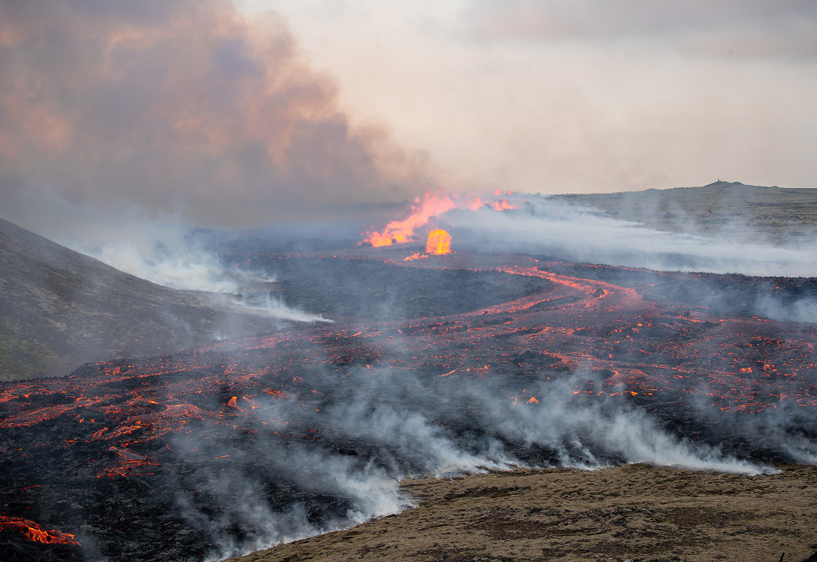 Enn verður lokað að gosstöðvunum