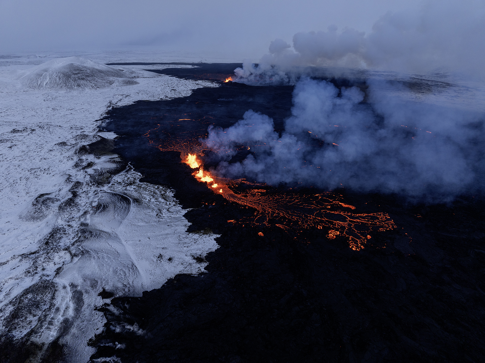 Aðallega gýs á tveimur stöðum