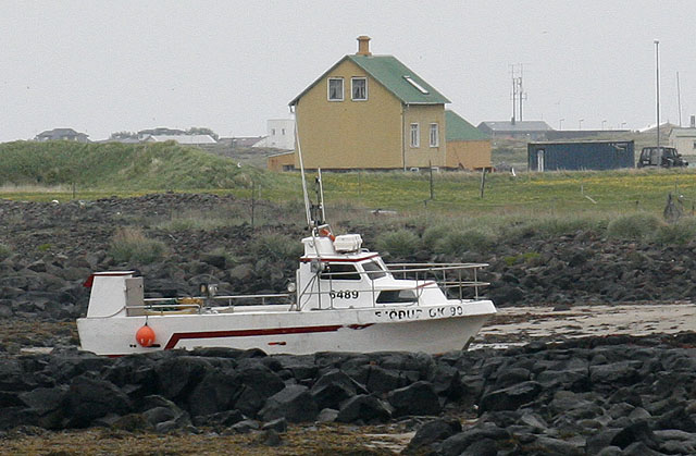 Fjöður GK strandaði við Sandgerði