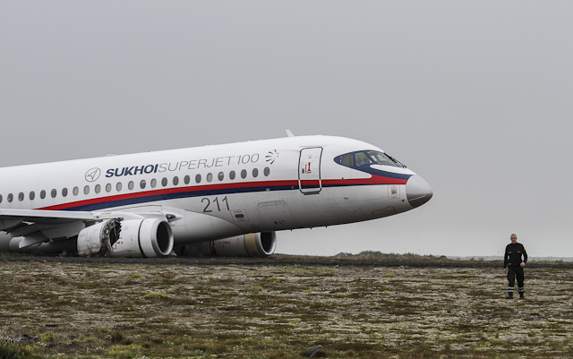 Þreyttir flugmenn gáfu röngum hreyfli inn