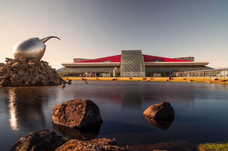 Fljótandi kókaín í farangri farþega á Keflavíkurflugvelli