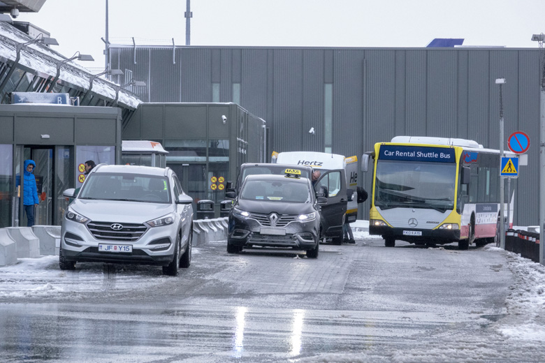 Erlendur leiðsögumaður án réttinda og leyfis