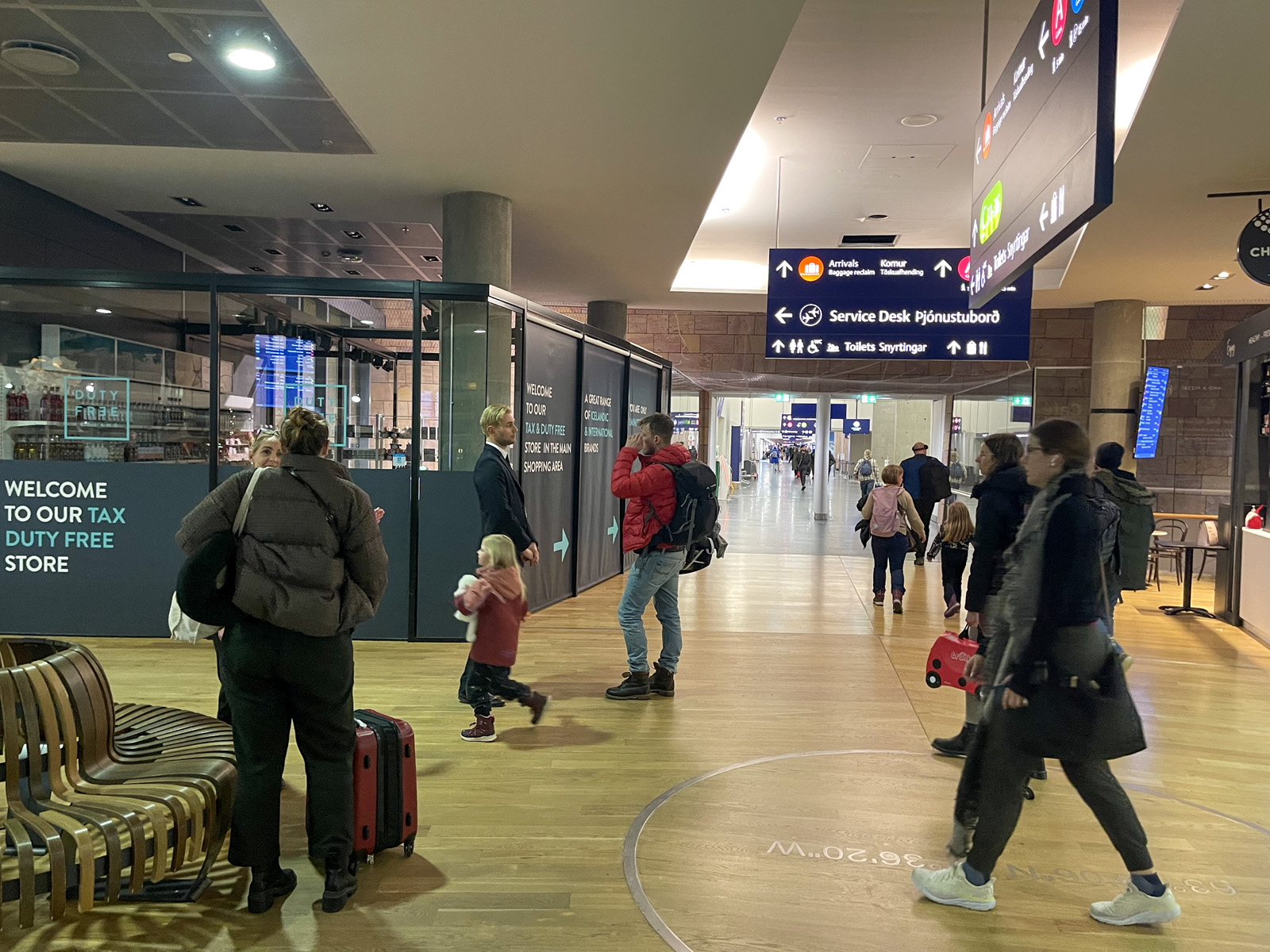 Minniháttar sprenging á salerni í flugstöðinni