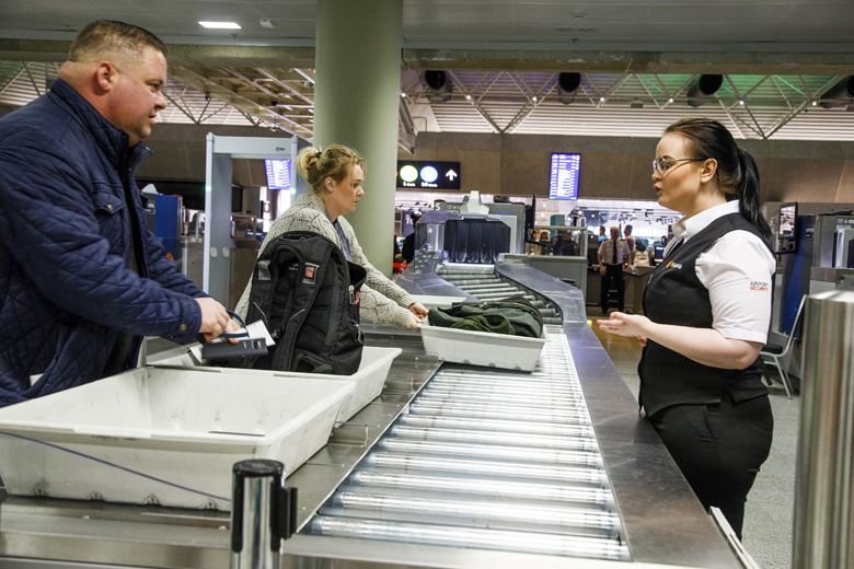 Örlítil fækkun í flugstöðinni í desember