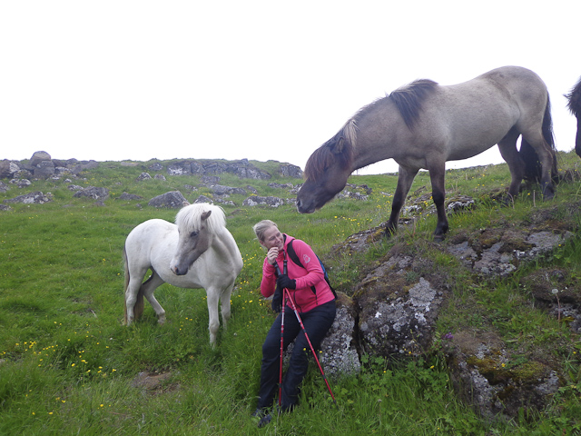 Suðurnesjamenn gengu um Leiruna