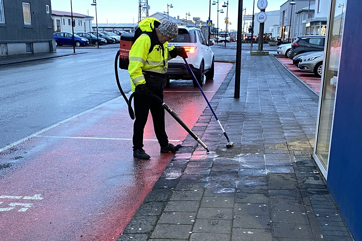 Aldrei séð eins mikið af tyggjóklessum og í Keflavík