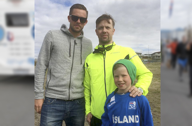 Gylfi Sig heilsaði upp á göngugarpa