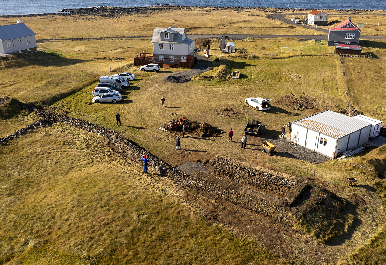 Þrjár flugur slegnar í sama höfuðið