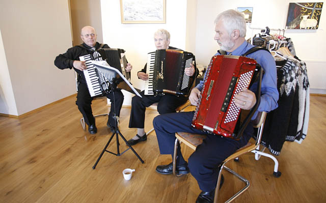 Líflegt harmonikustarf á Suðurnesjum