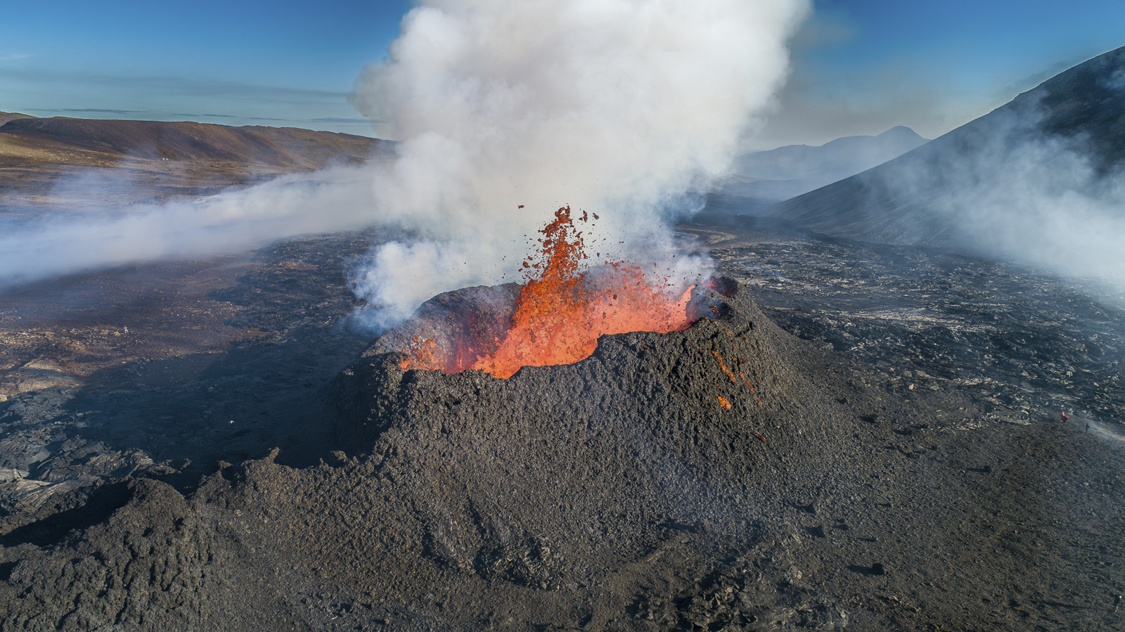 Meradalaleið opin að gosstöðvunum