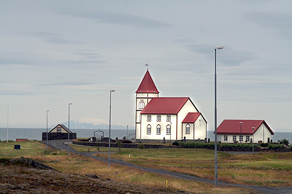 Menningar- og sögutengd gönguferð frá Kálfatjarnarkirkju