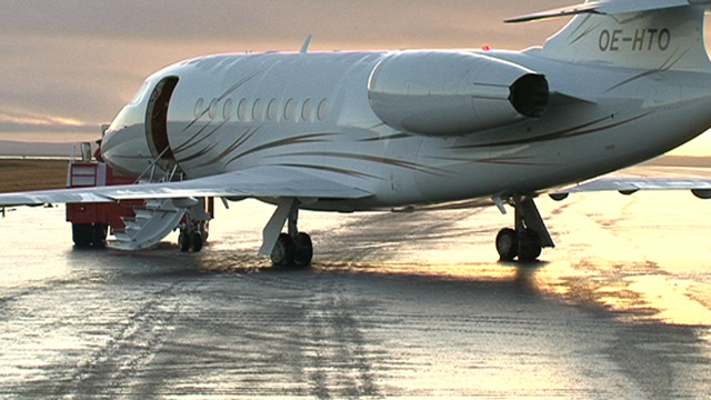 Bilun í hjólabúnaði olli flugóhappinu í dag - myndir