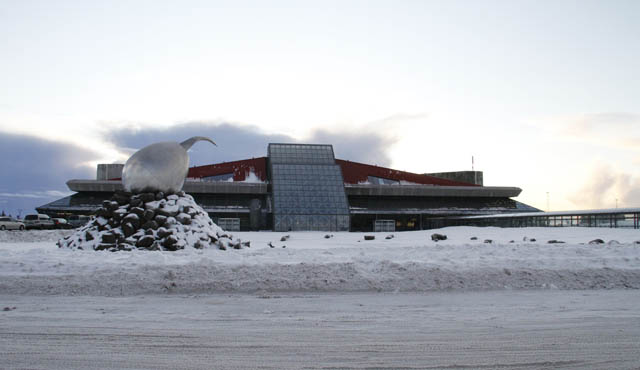 Tvær lendingar vegna veikinda farþega