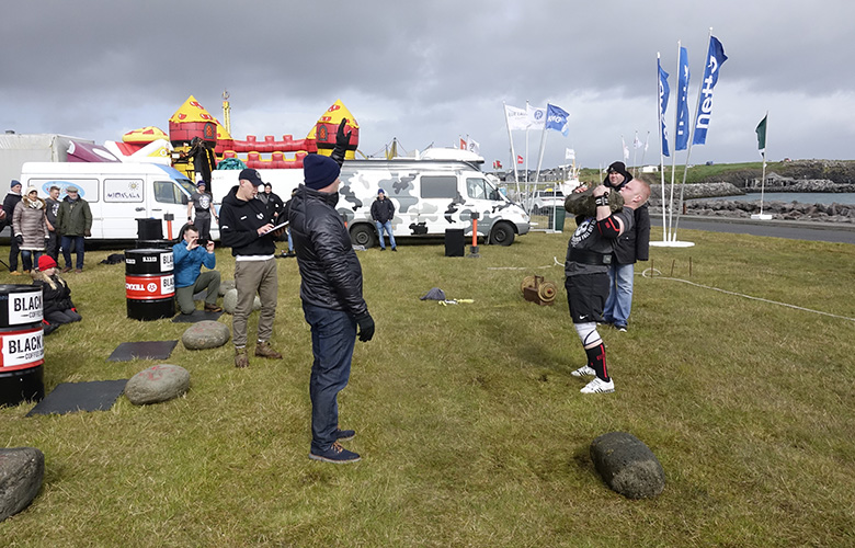 Fjölbreytt dagskrá á laugardegi - árgangaganga, fornbílar og tónleikar