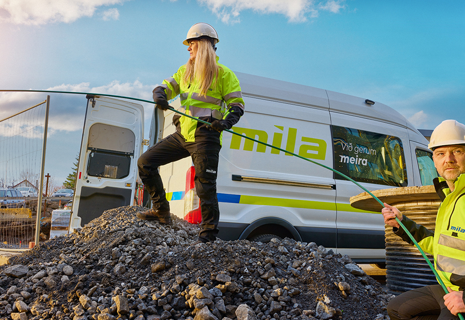 Leggur ljósleiðara á fjölda heimila í Garði