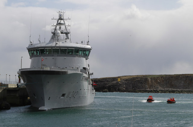 Heræfingar í Helguvík: Varðskip, bátar og þyrla