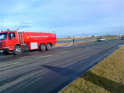 Olíuslóð frá Innri -Njarðvík til Keflavíkur og fimm bíla árekstur