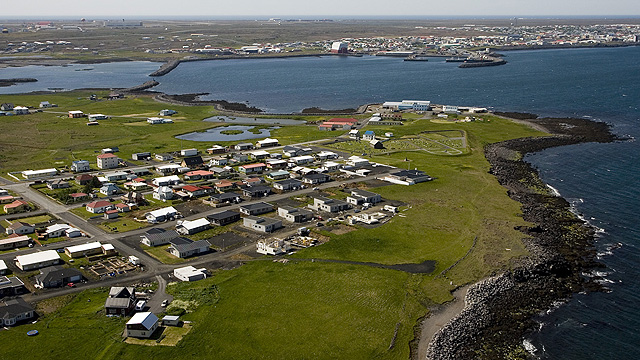 Furða sig á að fjölmiðlar fengu Capacent skýrslu á undan bæjarfulltrúum