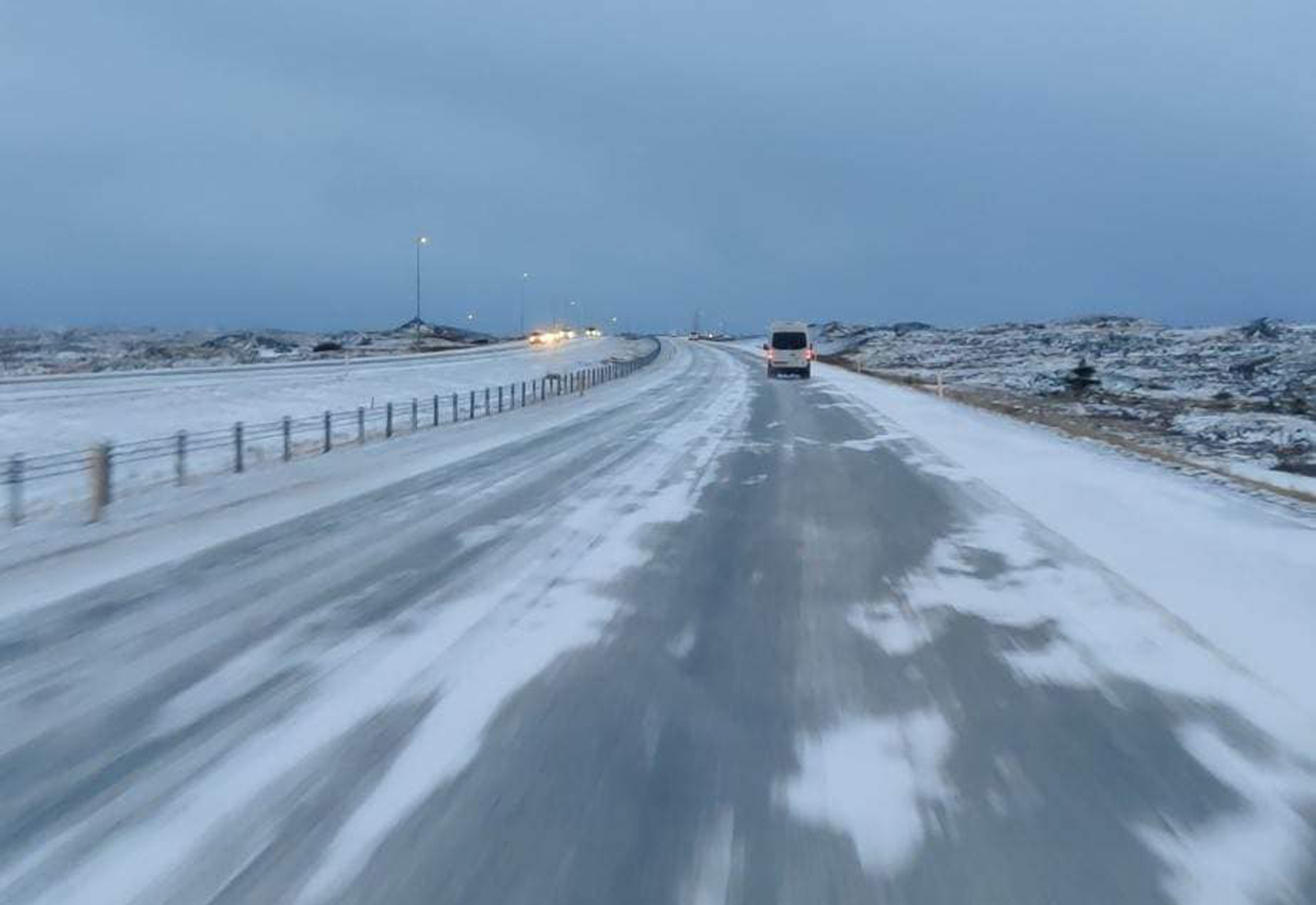 Mikil hálka á Reykjanesbrautinni