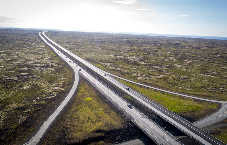 17 ára tekinn á 148 km hraða