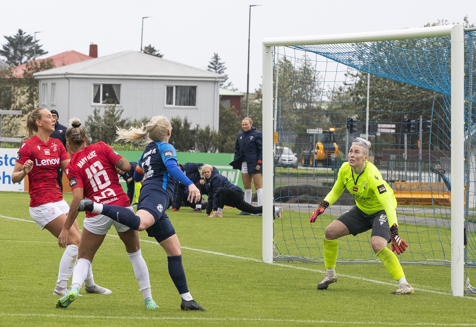 Sandra Sigurðardóttir á neyðarláni til Grindavíkur