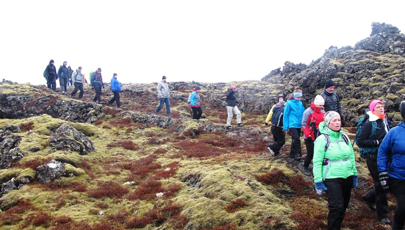 Gönguferð með leiðsögn um stórbrotið umhverfi Bláa Lónsins