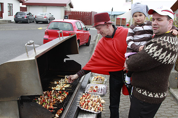 Grill og humarsúpa við Glæsivelli