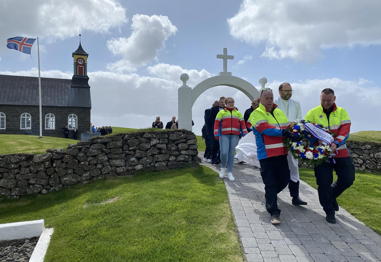 Sjómannadsagsmessur í Útskálakirkju og Hvalsneskirkju