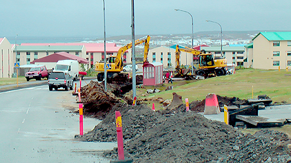 Vallarheiði sundurgrafin: Evrópsk rafmagn, ljósleiðari og sími