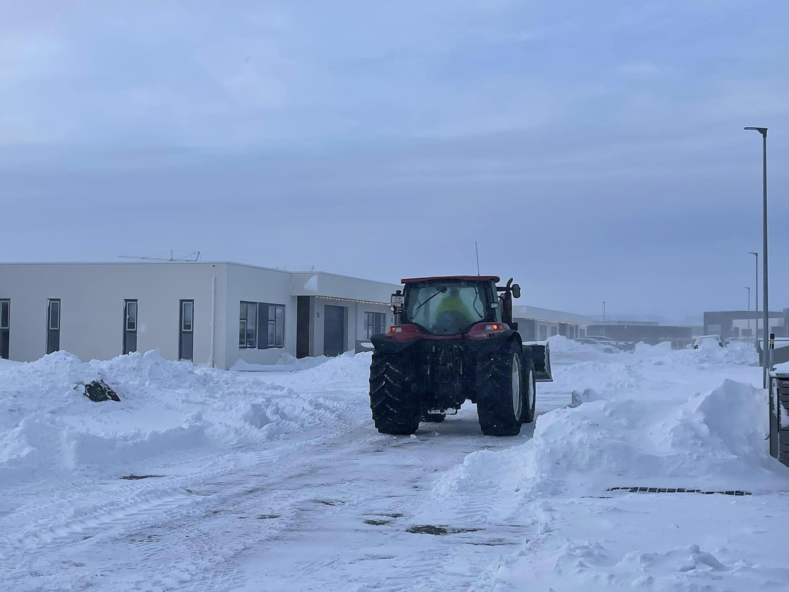 Jón tók snjómoksturinn í sínar hendur 