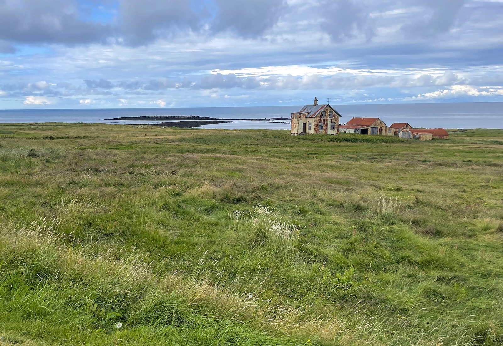 Engin frístundahús að Stóra-Hólmi í Leiru