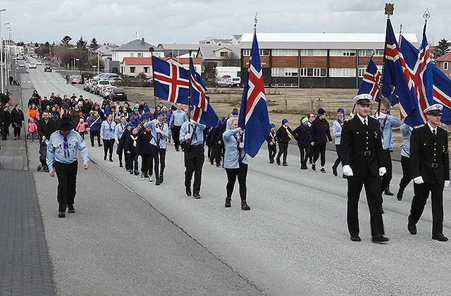 Skátar bjóða sumarið velkomið með skrúðgöngu