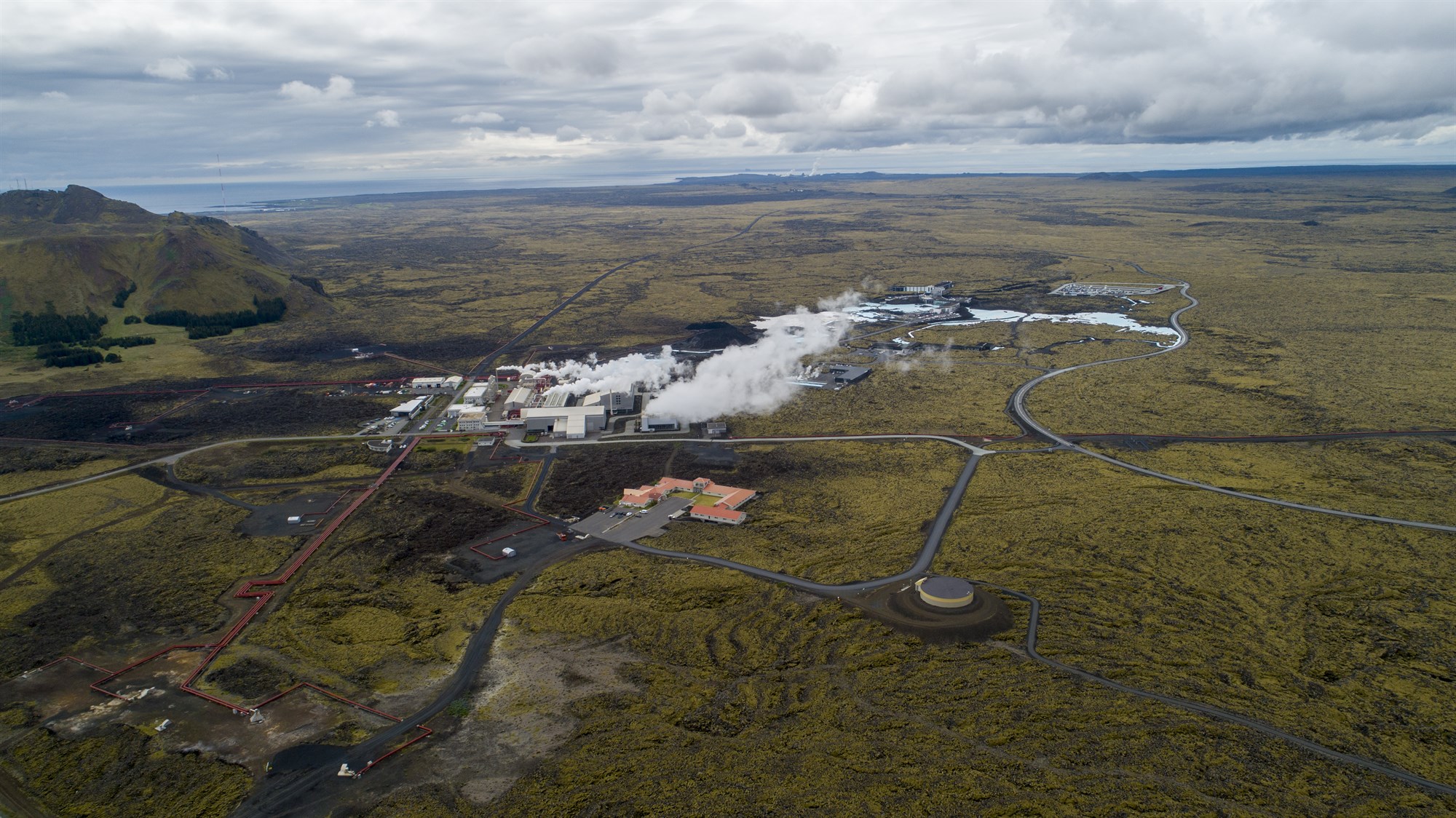 Land hefur risið um sjö sentimetra og kvikuinnflæði fjórfalt meira