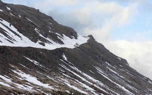 Misstu jeppa útaf í snarbrattri hlíðinni