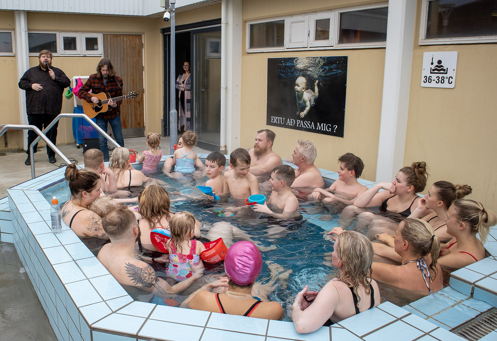 Valdimar söng  til pottverja