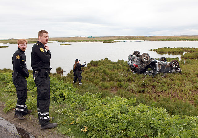 Hársbreidd frá því að hafna í tjörninni