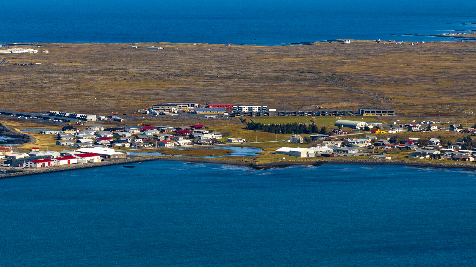 Skoða möguleika  á að bora eftir vatni á Ströndinni